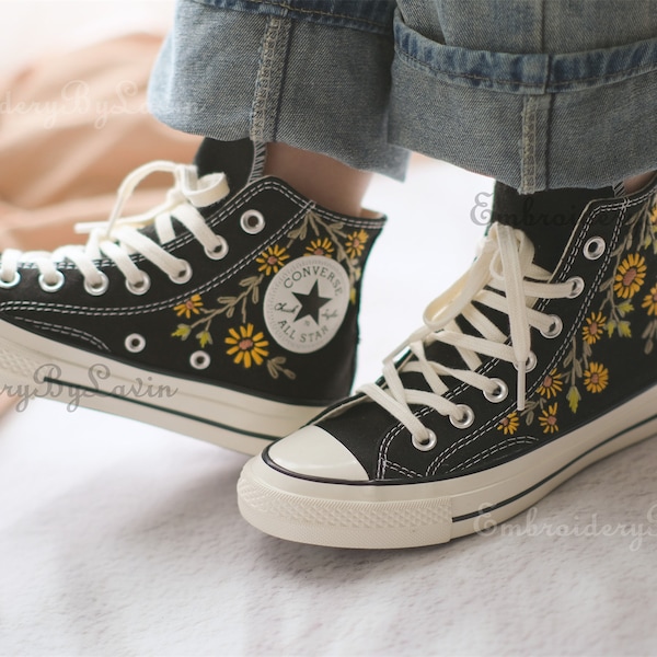 Converse Sunflower Embroidered Shoes,1970s Converse Chuck Taylor,Converse Custom Small Flower/Small Flower Embroidery