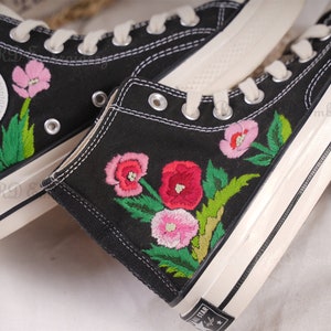 Zapatos bordados Converse, Converse Chuck Taylor 1970s, Converse personalizado pequeña flor / pequeño bordado de flores imagen 7