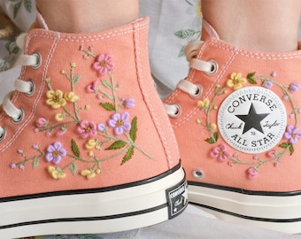 Converse bestickte Schuhe, Converse Chuck Taylor 1970er Jahre, Converse individuelle kleine Blume / kleine Blumenstickerei