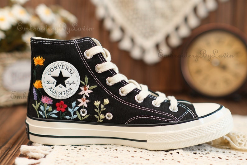 Converse Sunflower Embroidered Shoes,1970s Converse Chuck Taylor,Converse Custom Small Flower/Small Flower Embroidery afbeelding 7