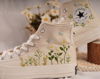 Converse bestickte Schuhe, Converse Chuck Taylor 1970er Jahre, Converse individuelle kleine Blume / kleine Blumenstickerei