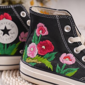 Zapatos bordados Converse, Converse Chuck Taylor 1970s, Converse personalizado pequeña flor / pequeño bordado de flores imagen 4