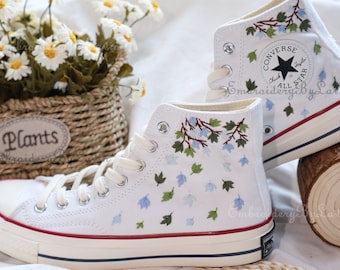 Converse bestickte Schuhe, Converse Chuck Taylor 1970er Jahre, Converse individuelle kleine Blume / kleine Blumenstickerei