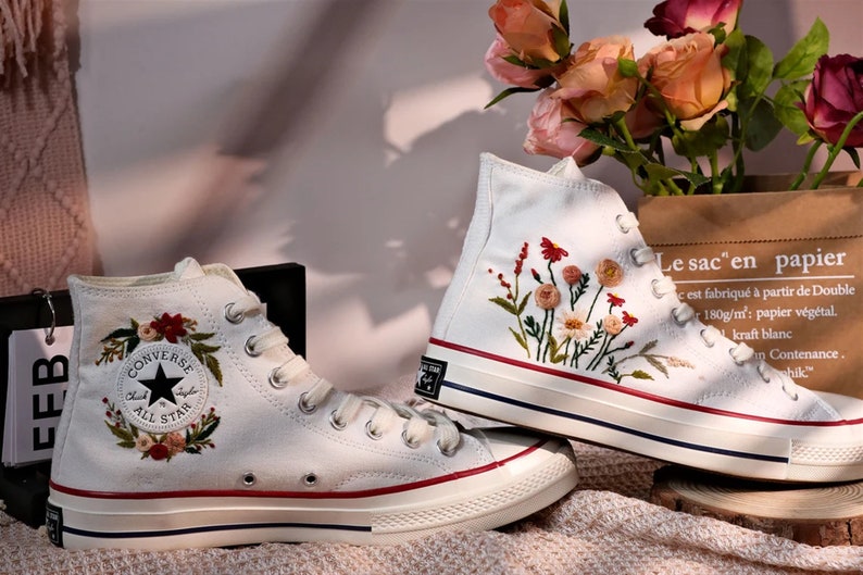 Converse bestickte Schuhe, Converse Chuck Taylor 1970er Jahre, Converse individuelle kleine Blume / kleine Blumenstickerei Bild 6