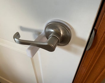 Door handle cover to stop damage : r/crochet