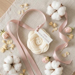 Difusor de cera colgante con aroma a rosas en cera de colza - Pastilla de cera artesanal hecha a mano - Decoración aromática para vestidor y hogar - Regalo para invitados
