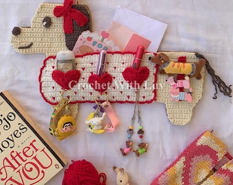 Crochet Dachshund Key Holder | PDF PATTERN ONLY | Key Wall Holder | Dottie the Dachshund