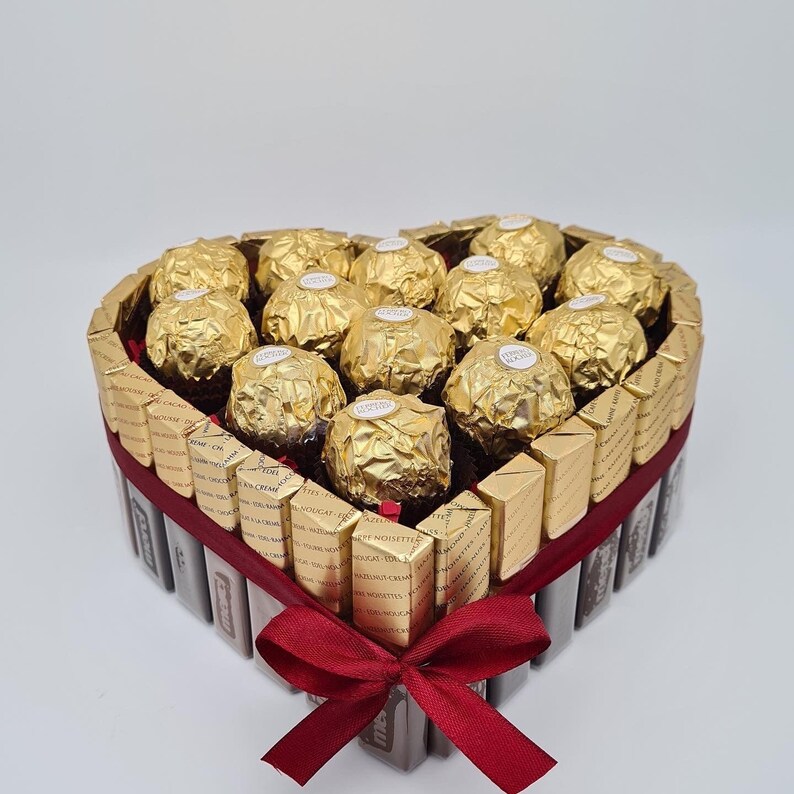 Merci Geschenk Geburtstag Pralinentorte Individuelle Geschenkidee Ferrero Rocher Merci Einstöckig