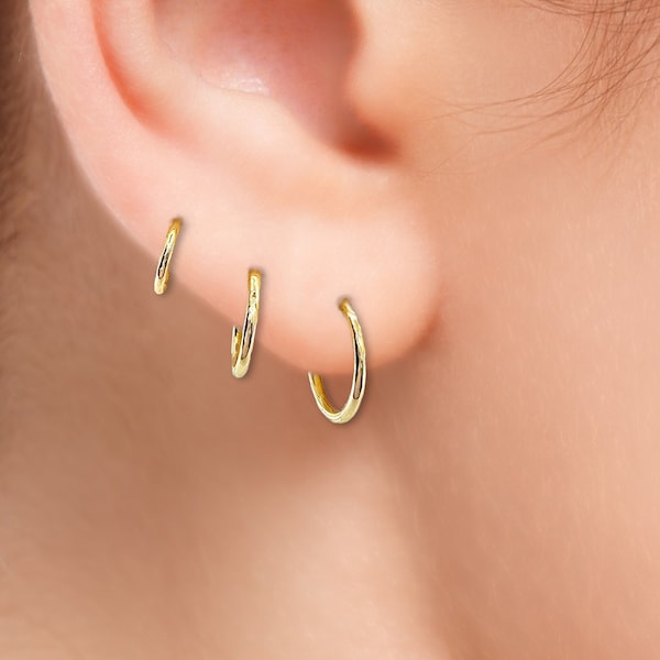 14K Solid Gold Hinged Clicker Hoop Huggie hoop, Cartilage earring, Tiny Small Hoops, Conch Hoop, Helix hoops, Body Hoop Ear Piercing