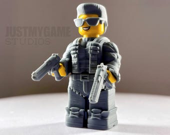 Retro Alien Hunter Action Hero Resin Minifig Kit | Dual Pistols Sci-Fi Commando