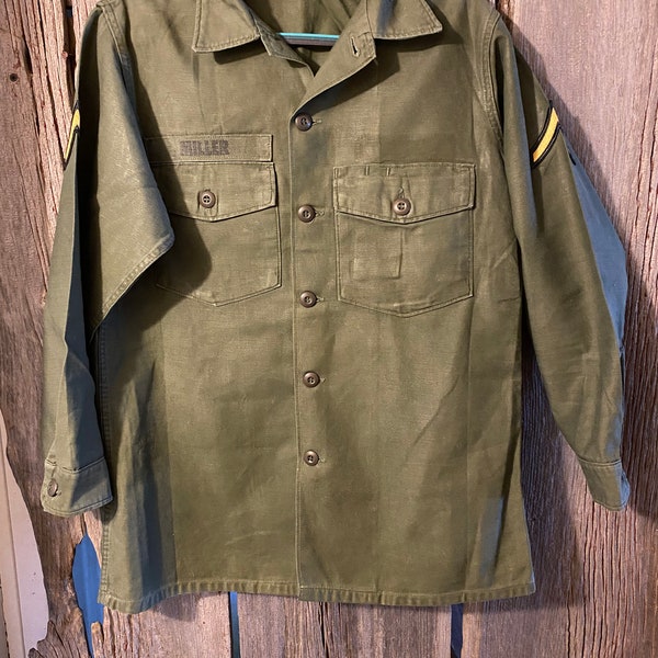 Named Vietnam era OG 107. US Army fatigue shirt 15 1/2x31