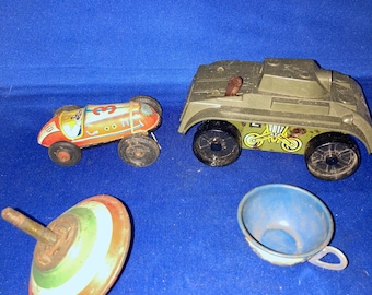 Lot of 4 vintage tin litho toys tank is Marx