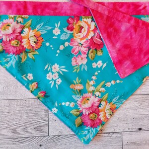 Double Sided Floral Bandana ~ Reversible Floral Dog Bandana ~ Tie on Dog Bandana ~ Floral Pet Bandana ~ Dog Bandana ~ Cat Bandana ~ Dog Gift