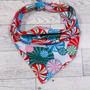 Christmas Candy Bandana ~ Christmas Dog Bandana ~ Winter Dog Bandana ~ Dog Bandana ~ Cat Bandana ~ Personalized Bandana ~ Gift