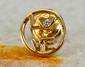 Pendiente Love de oro macizo de 18 quilates / Pendiente minimalista individual de una pieza con cierre de rosca / Diseño asimétrico y apilable / Una sola pieza