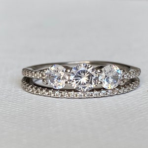 QURI Rhodium plated engagement Ring Solid silver 925 and moissanite size 7