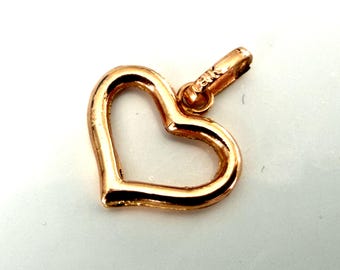 Colgante de corazón de oro rosa macizo de 18 quilates / Charm minimalista / Collar no incluido