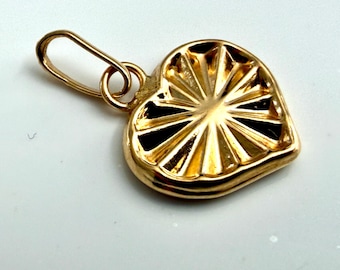 Colgante de corazón de oro macizo de 18 quilates / Charm minimalista / Collar no incluido