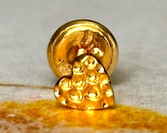 Pendiente de corazón de oro macizo de 18 quilates / Pendiente minimalista individual de una pieza con cierre de rosca / Diseños diferentes y apilables / Una sola pieza