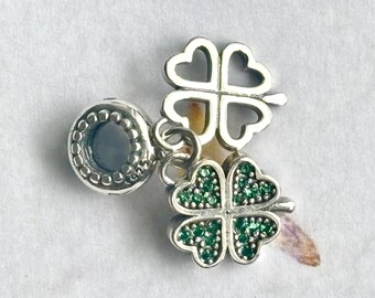 Dije de trébol de cuatro hojas en plata de ley: recuerdo de la suerte con circonita verde