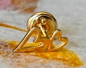 Brinco de coração em ouro maciço 18K | Peça única minimalista com fecho de rosca | Brincos assimétricos e empilháveis | Peça única