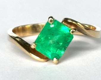 Colombian Emerald Ring 1.5 carats | AAA Genuine Emerald | Size 6.5 | 14K Solid Gold