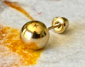 Pendiente de bola de 6 mm / Oro macizo de 14 quilates / Cierre de rosca / Una pieza.