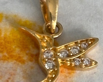 18K Solid Gold Hummingbird Pendant with Zircons | Symbol of Joy & Freedom | Minimalist Charm | Necklace Not Included.