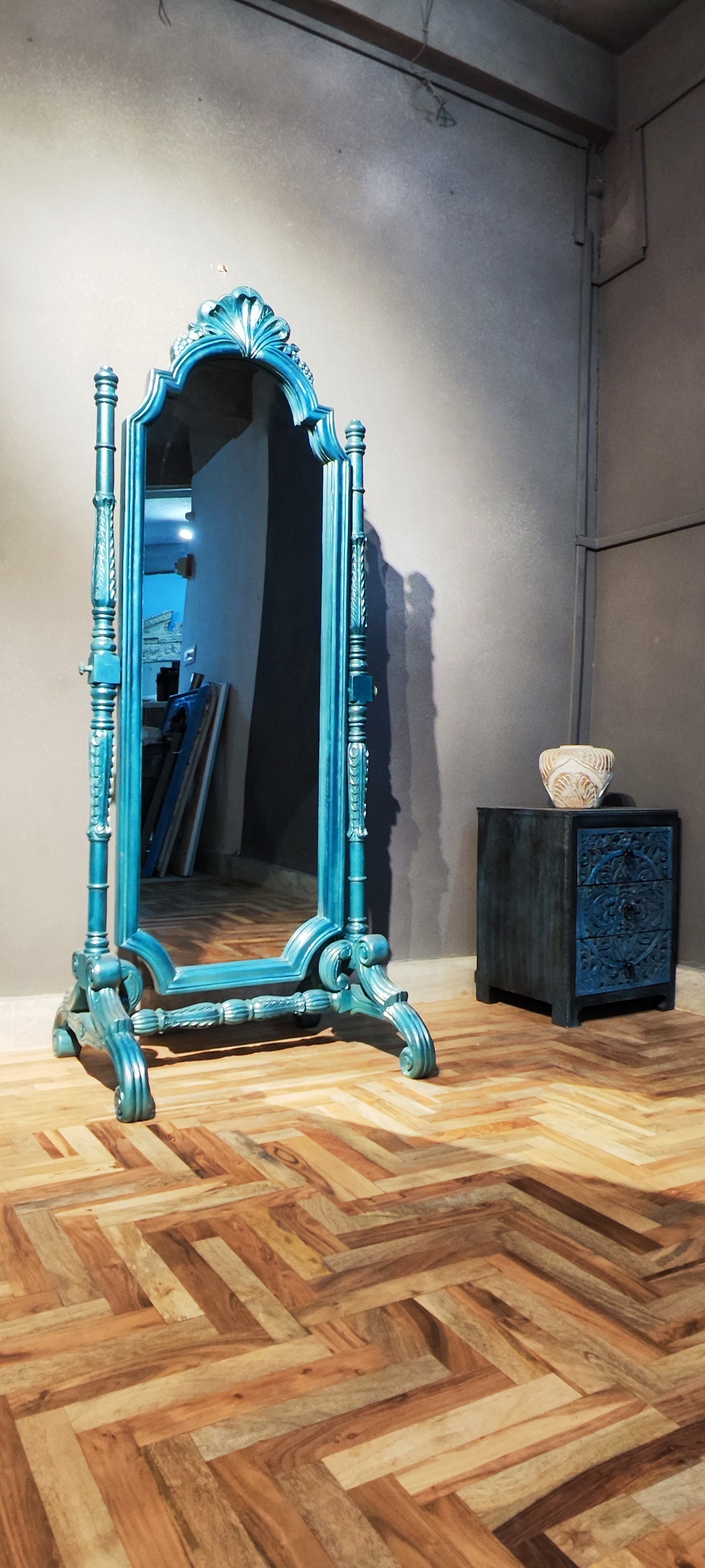Victorian Wooden Hand Carved Floor Mirror Frame With Stand Victorian Wooden Hand Carved Floor Mirror Frame With Stand