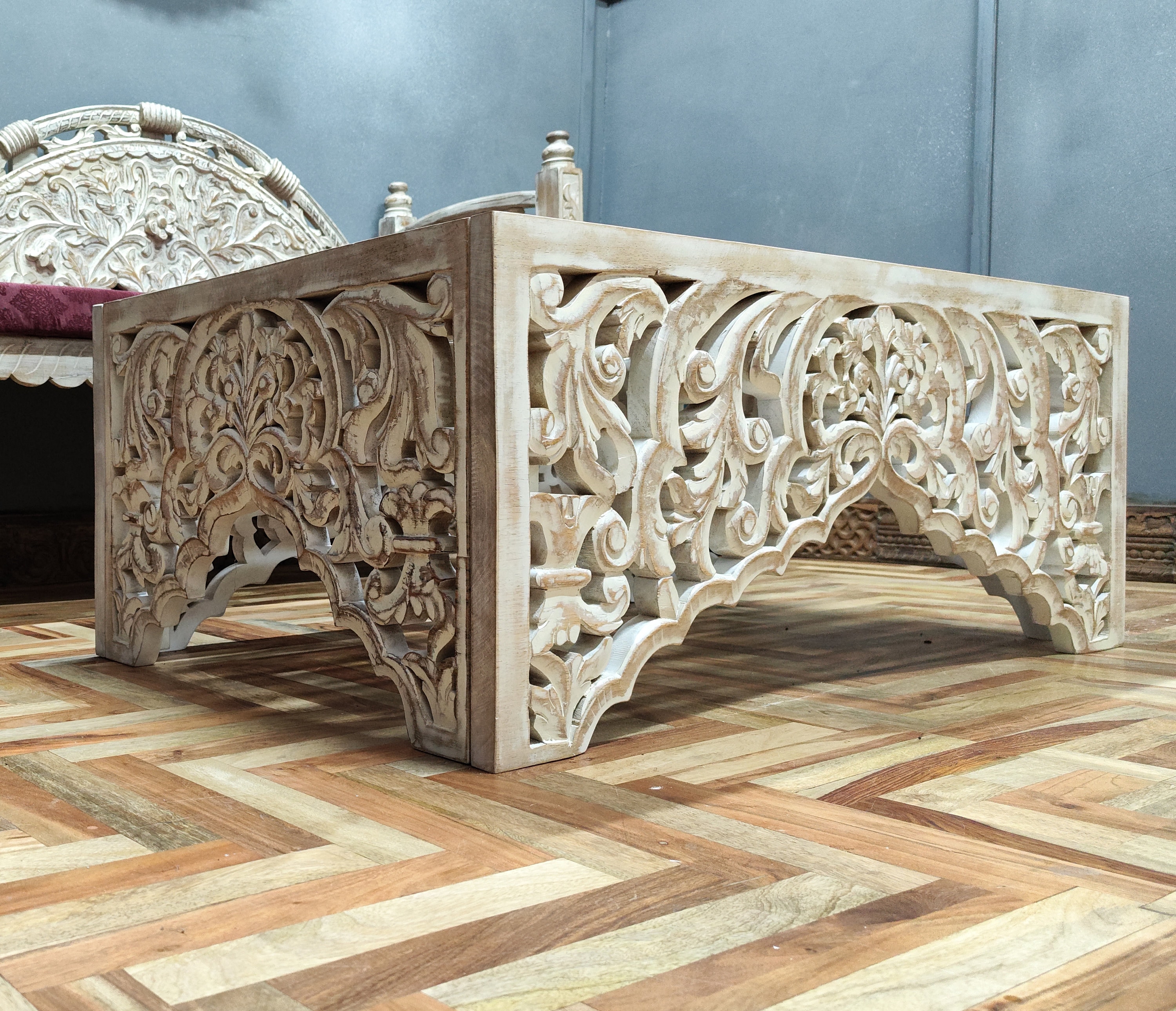 Hand Carved Mango Wood Coffee Table: Indian Center Table