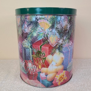 Vintage 1992 HALLMARK CHRISTMAS BEAR Popcorn Tin Gift