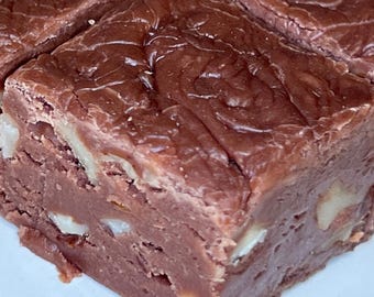 Dulce de chocolate con nueces