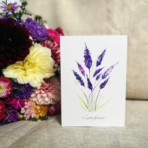 Biglietto d'auguri d'amore con dipinto color lavanda. Tenera stampa ad acquerello, carta bianca, carta di alta qualità