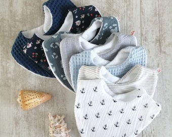 Semainier bavoirs bandana bleu et gris , thème marin, cadeau naissance