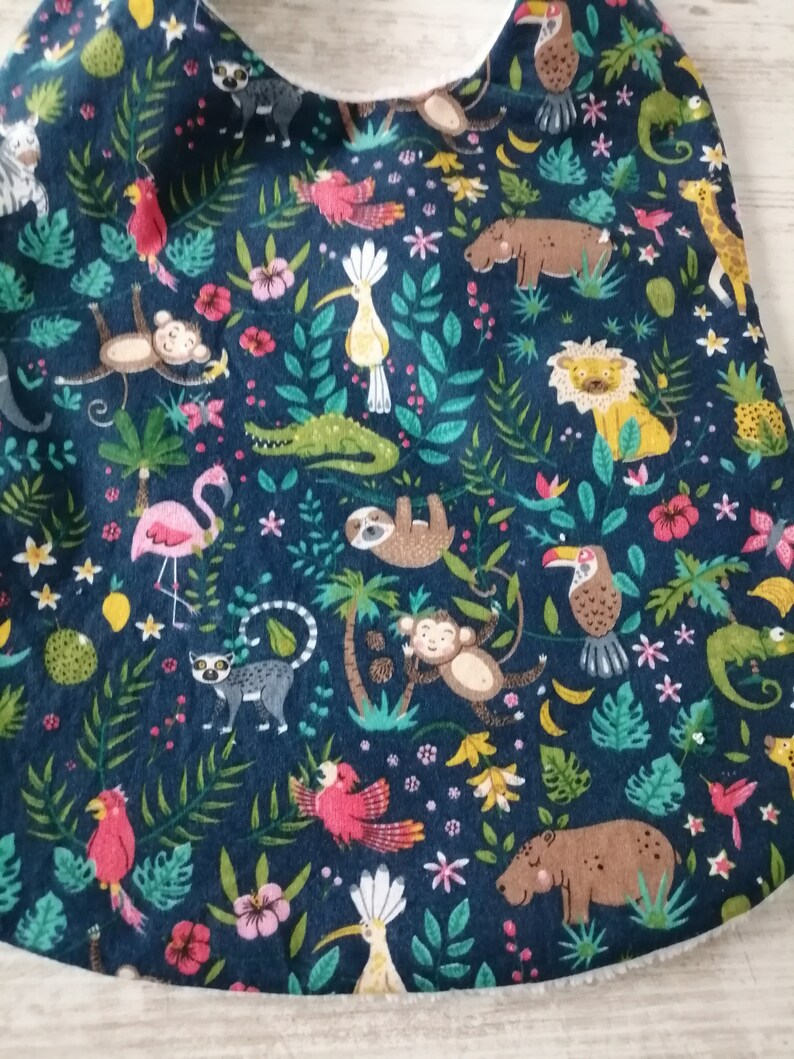 Bavoirs grande taille bleu vichy, motif tropical ou le petit prince en coton et bambou, 6 mois à 3 ans vendus à l'unité image 10