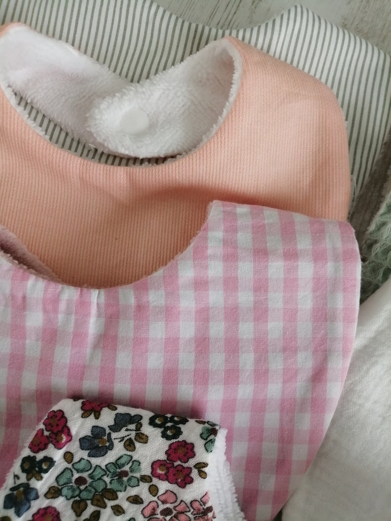 Semainier bavoirs bandana bébé en coton double gaze, nid d'abeille, coton, rose blanc et vert d'eau 0/24 mois, cadeau naissance image 6