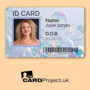 Personalisierte Foto-ID-Karte für den täglichen Gebrauch – Anpassbare biologisch abbaubare Plastikkarte mit Name und Geburtsdatum (Kreditkartengröße)