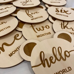 Lot de 12, cartes d'étapes mensuelles pour bébé, panneaux photo mois bébé, marqueur d'étape mensuelle, cadeau de baby shower, bois d'étape personnalisée
