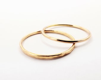 Stapelen van gouden ringen, eenvoudige gouden trouwring, gouden trouwring, minimalistische gouden ring, 1 mm dik, stapelbare gouden ringen, afstandsring.