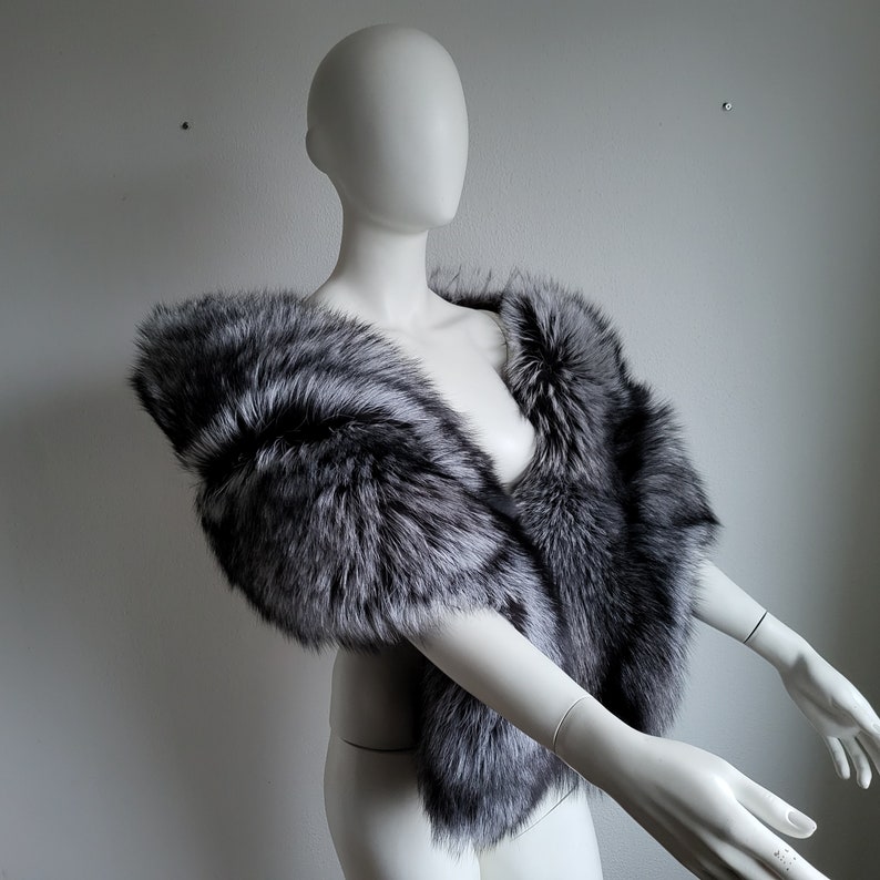 Silver fox fur stole/wrap/scarf image 2