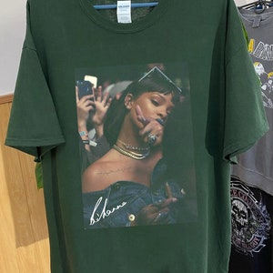 bad girl riri T-Shirt, Rihanna Hip Hop Badgal T-shirt , Vintage 90&#39;s Rihanna T-shirt ,Rap Tour t shirt,  Gift for men women unisex tee