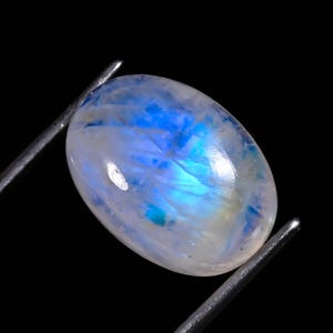 Natural Rainbow Moonstone Cabochon: Polished Oval Gemstone (14x10mm, 6.90 Ct)