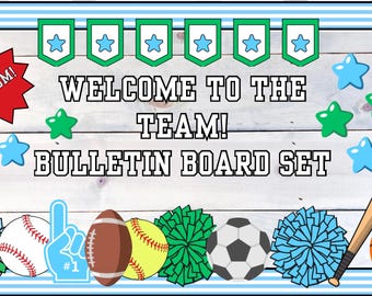 Puede incluir: Un conjunto de tablero de anuncios con temática deportiva. El diseño incluye un béisbol, fútbol americano, fútbol, baloncesto y otros artículos relacionados con el deporte. Se muestra el texto "WELCOME TO THE TEAM! BULLETIN BOARD SET".