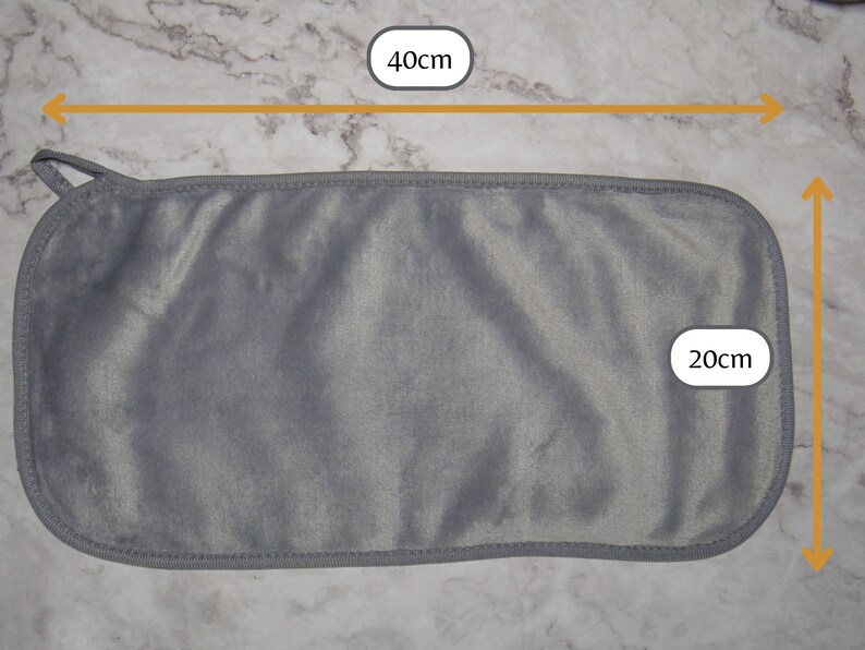 Size is 40cm by 20cm, with a hanging loop for easy drying