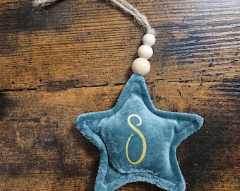 Mini Velvet star Initial decoration with wooden beads