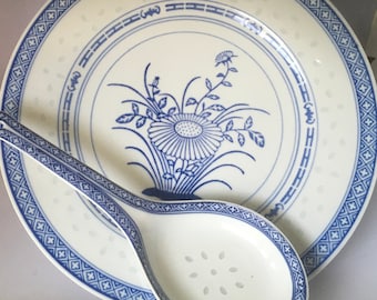 Translucent Rice Pattern Marked Guangming Porcelain Wanyu Rice Grain 10" Plates and Oversized Won Ton Asian Spoon 9” Soup Spoon Long Handle