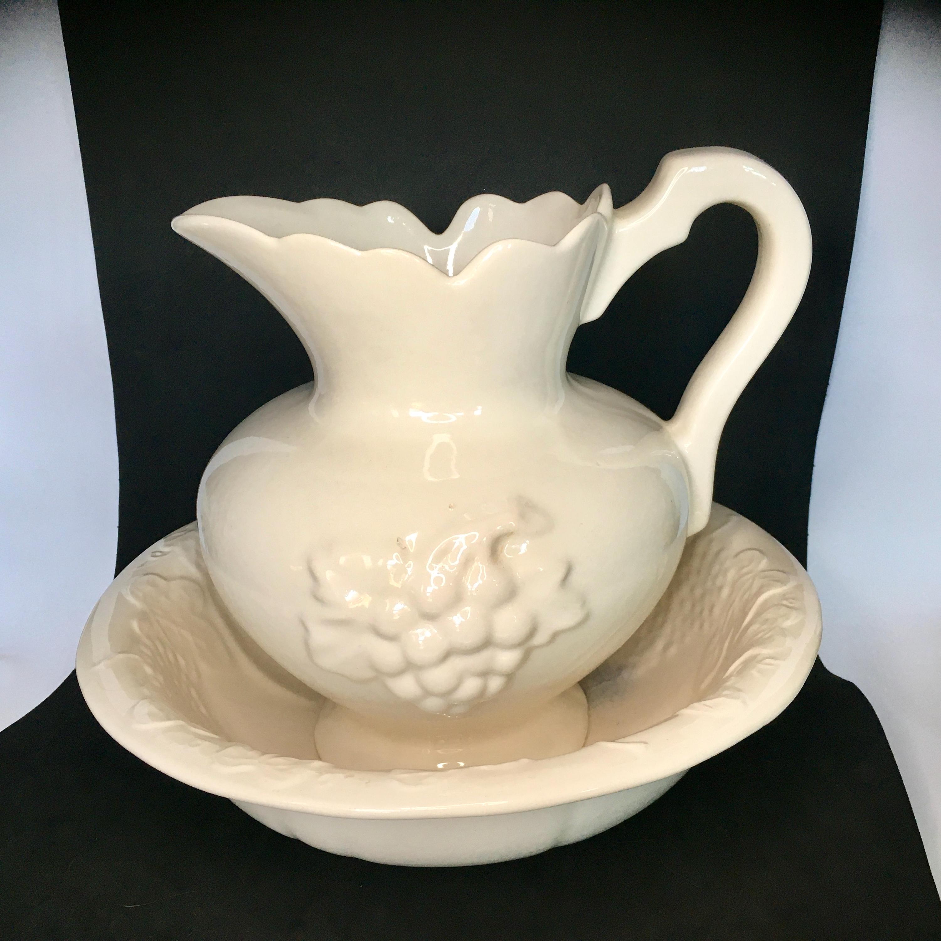 Vintage Classic Calif USA 497 White Porcelain Pitcher & Basin Wash