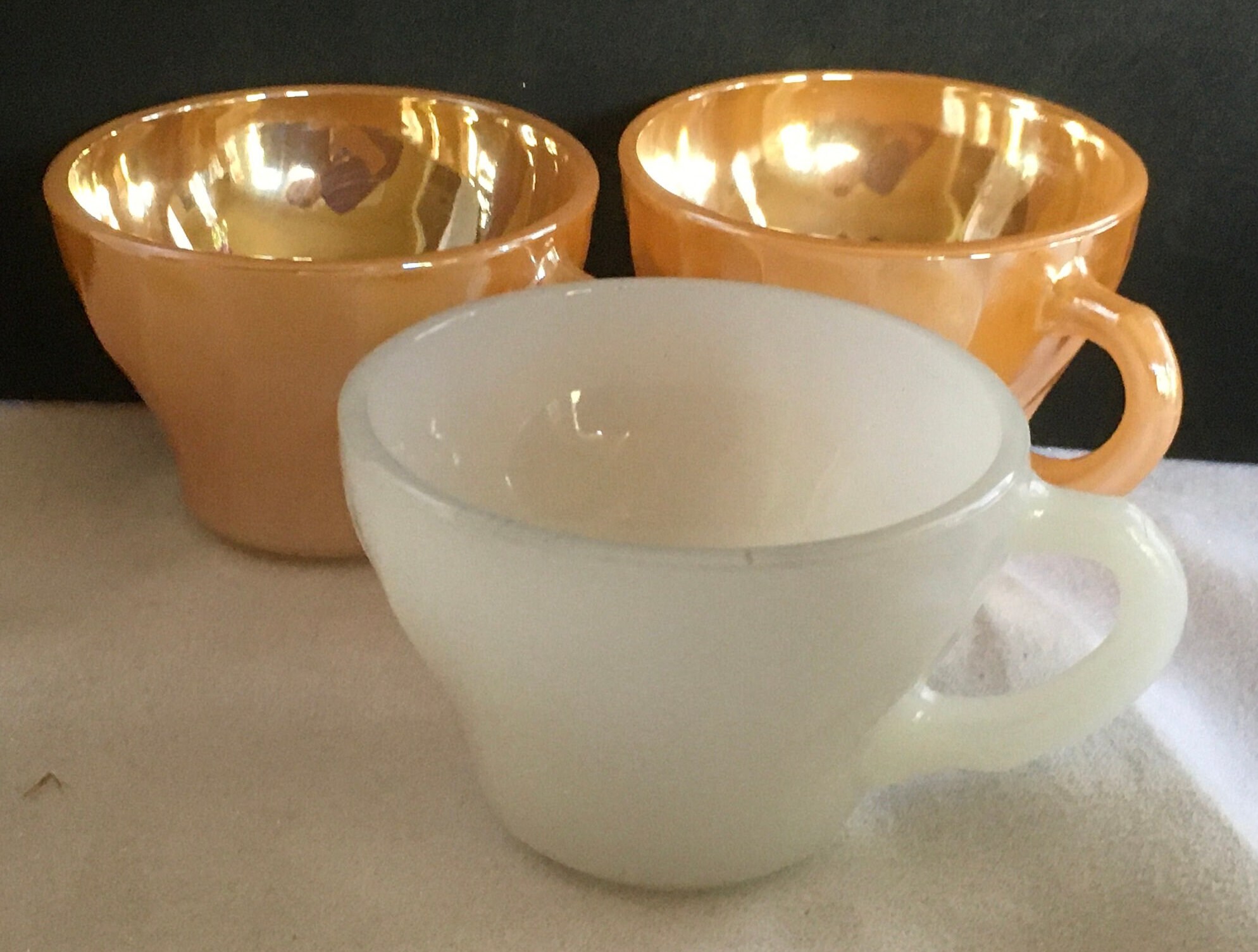 Anchor Hocking Fire King Glossy Shiny Peach Luster Swirl