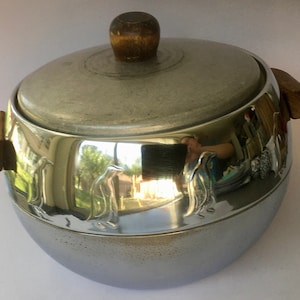 Abgerundete WestBend Aluminium Co West Bend Pinguin Hot & Cold Server Eiskübel Topf Deckelschale Holzgriffe und Deckel mit Knopf