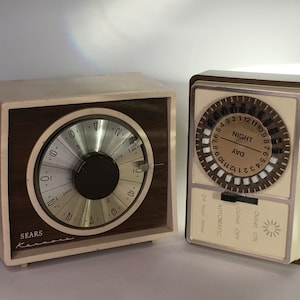 Retro-Plug-elektronische Kurzzeitschaltuhr Kmart Programmierbare 24-Stunden-Timer 19-55 Sears Kenmore Allzwecktimer 796.6555 Woodgrain Vintage Home